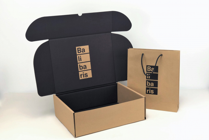 Boîte e-commerce imprimée noire carton recyclé