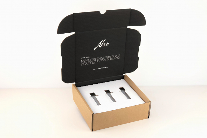 Boîte carton e-commerce d'expédition pour parfums, cosmétiques, bougies, vaisselle avec cales